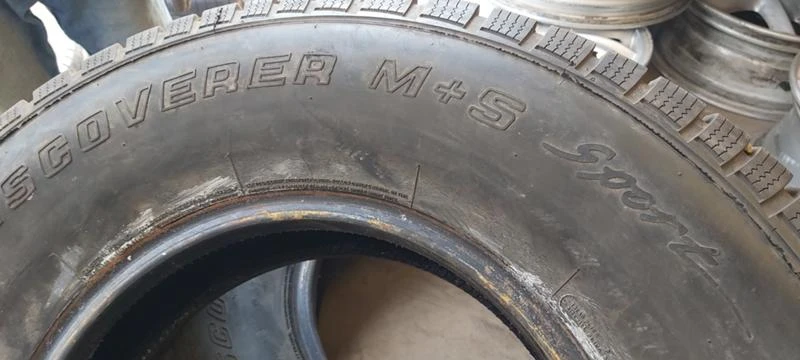 Гуми Всесезонни 235/75R15, снимка 8 - Гуми и джанти - 33053814