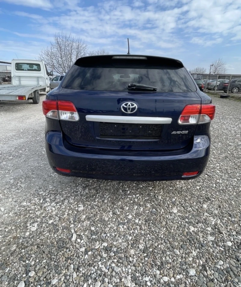 Toyota Avensis 2.0, снимка 7 - Автомобили и джипове - 46897958