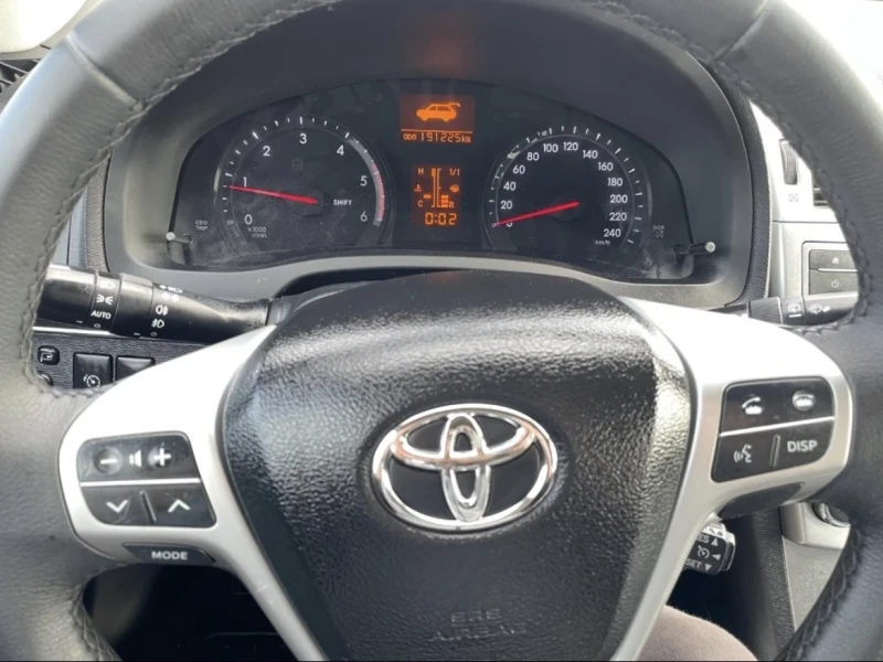 Toyota Avensis 2.0, снимка 10 - Автомобили и джипове - 46897958