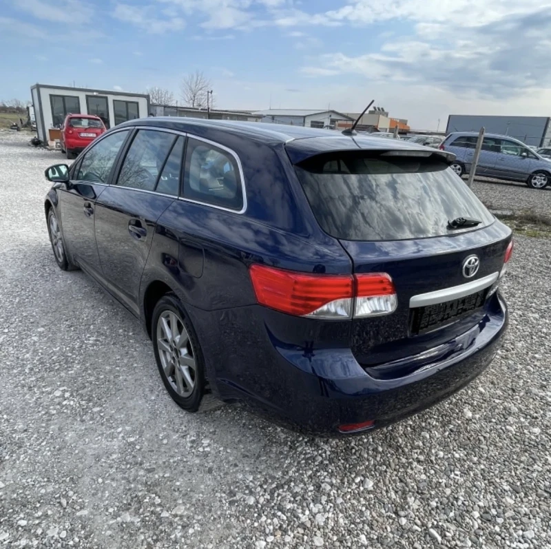 Toyota Avensis 2.0, снимка 6 - Автомобили и джипове - 46897958