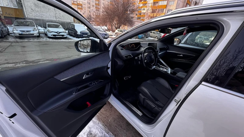 Peugeot 5008, снимка 13 - Автомобили и джипове - 48742418