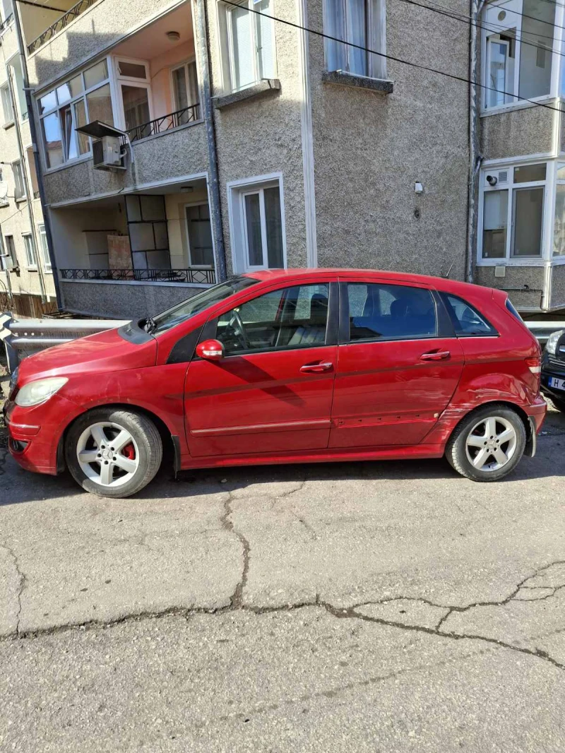 Mercedes-Benz B 220 CDI, снимка 4 - Автомобили и джипове - 49389511