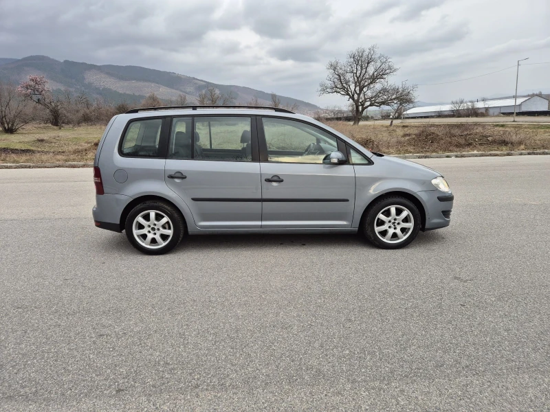 VW Touran 1.9TDI, снимка 4 - Автомобили и джипове - 49527658