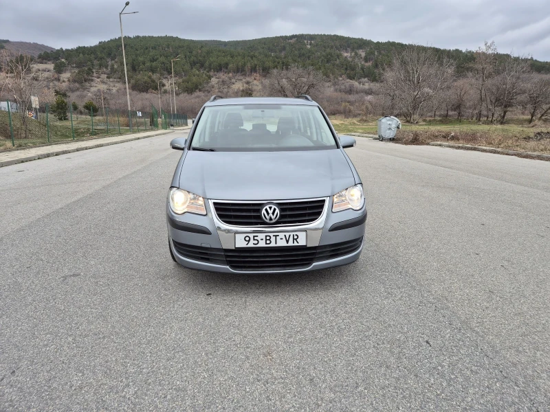 VW Touran 1.9TDI, снимка 2 - Автомобили и джипове - 49527658