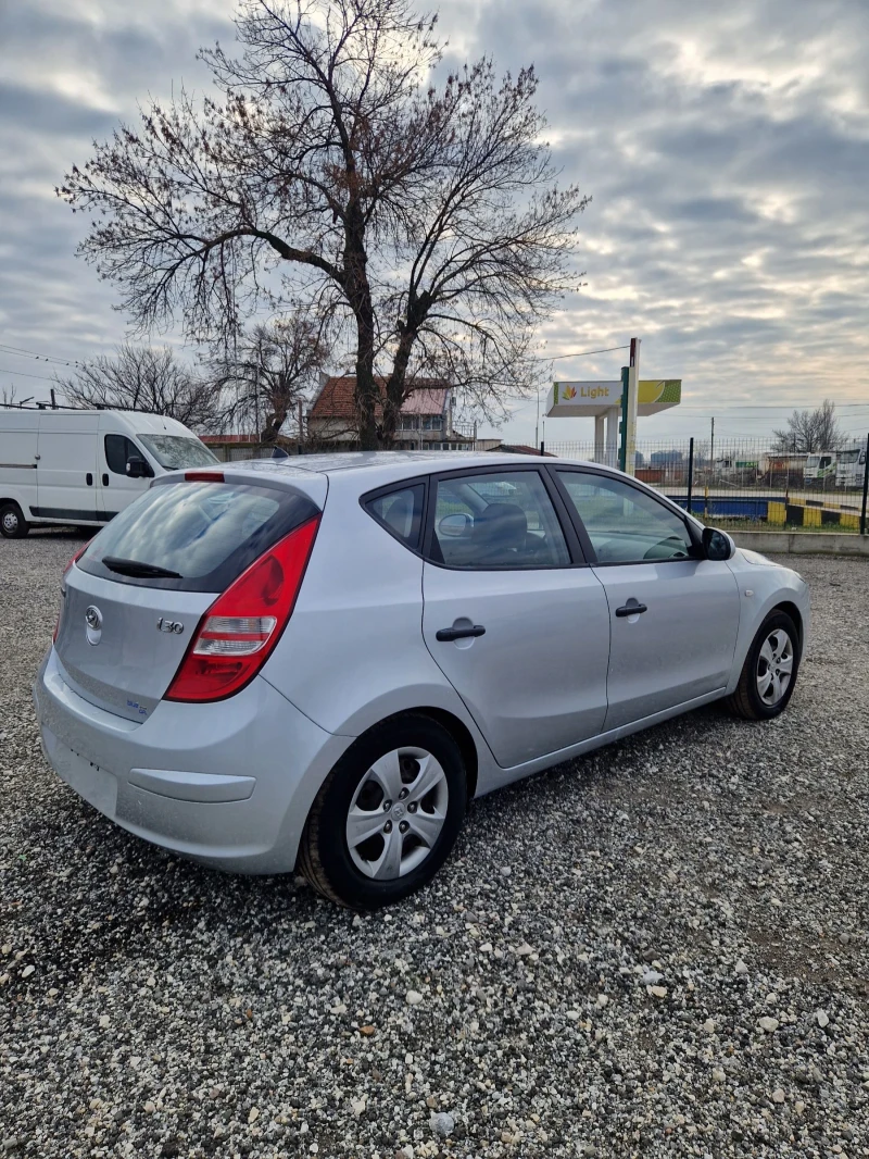 Hyundai I30 1.4 газ, снимка 3 - Автомобили и джипове - 52866683
