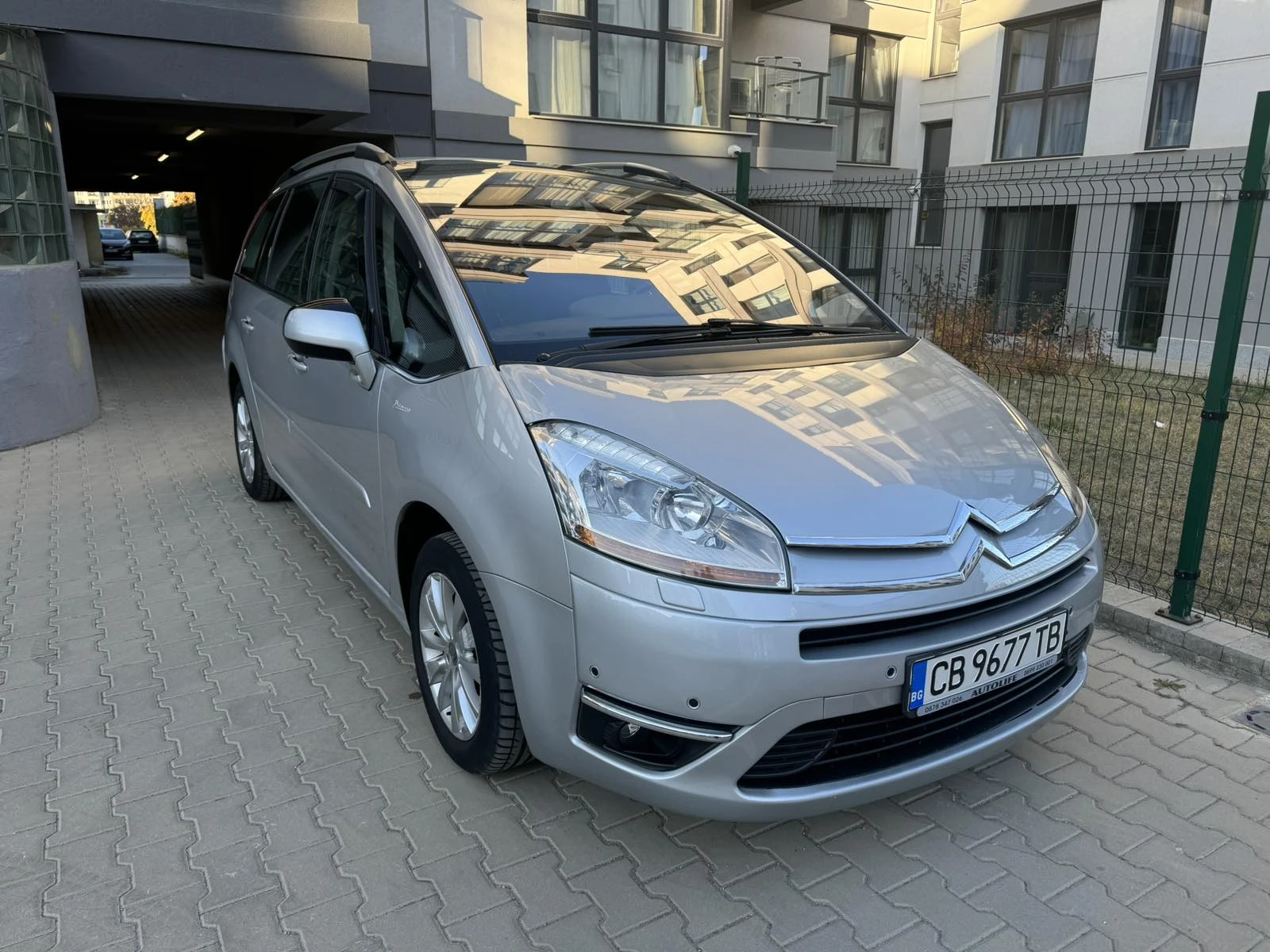 Citroen C4 Picasso 2, 0 - изображение 2