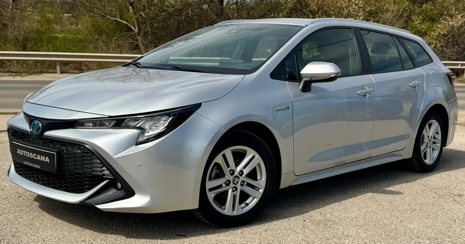 Toyota Corolla 1.8 Hybrid / 123 000км - изображение 2