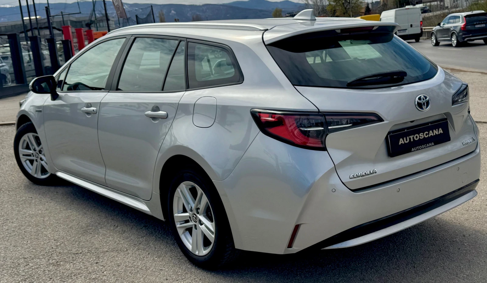 Toyota Corolla 1.8 Hybrid / 123 000км - изображение 4