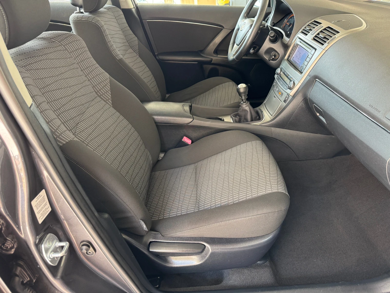 Toyota Avensis 1, 8 VVT-i* 2011.* * * EURO 5 | Mobile.bg   15