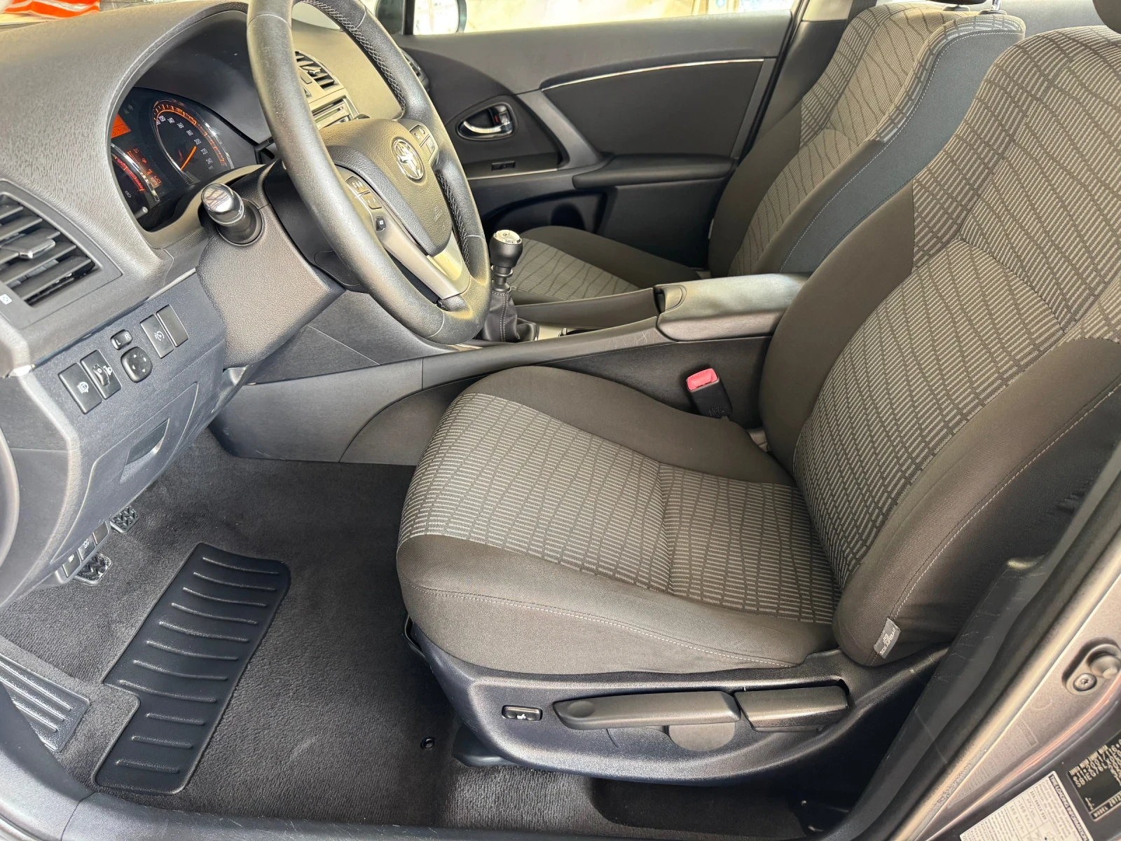 Toyota Avensis 1, 8 VVT-i* 2011.* * * EURO 5 | Mobile.bg   14