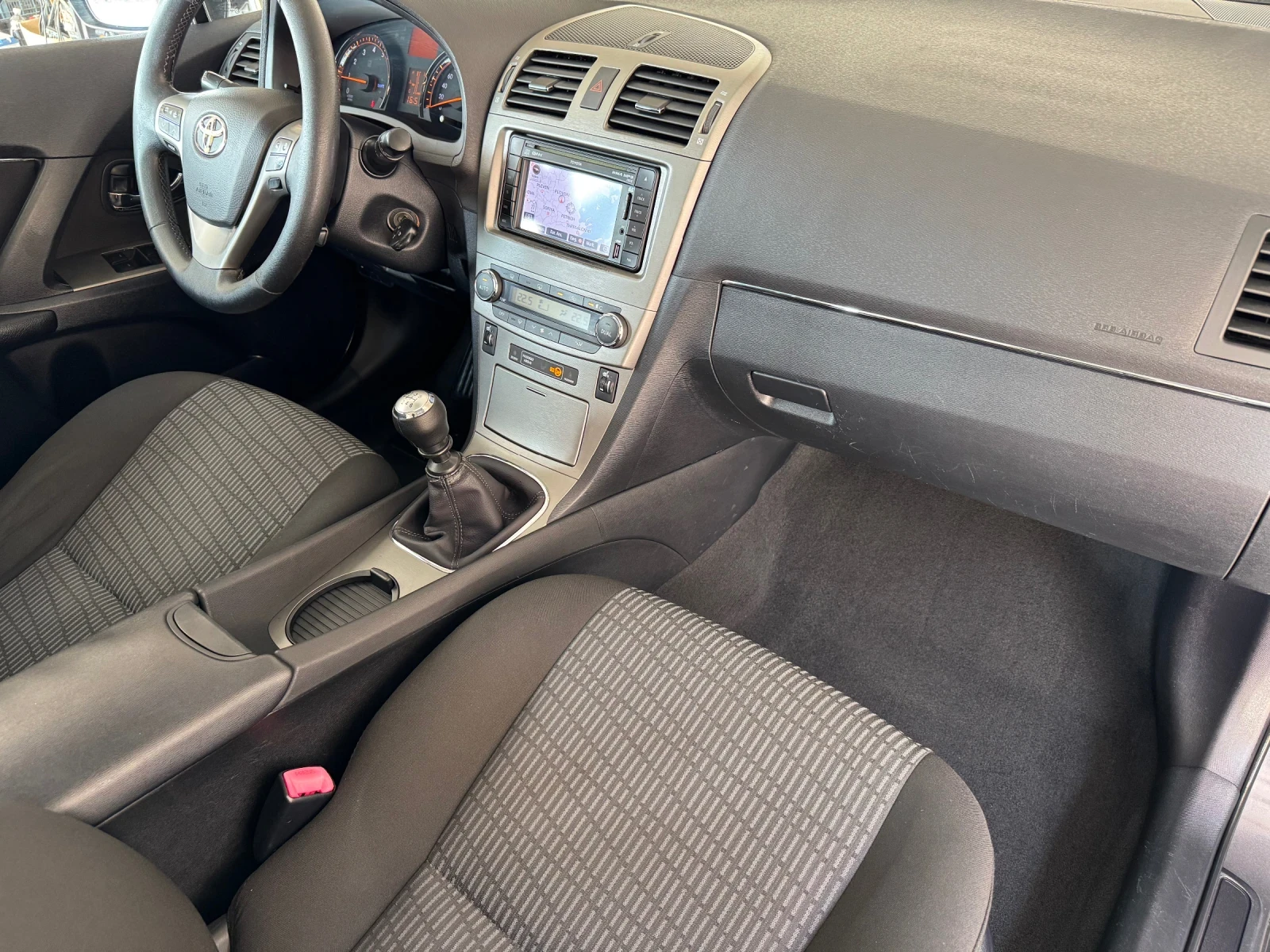 Toyota Avensis 1, 8 VVT-i* 2011.* * * EURO 5 | Mobile.bg   13