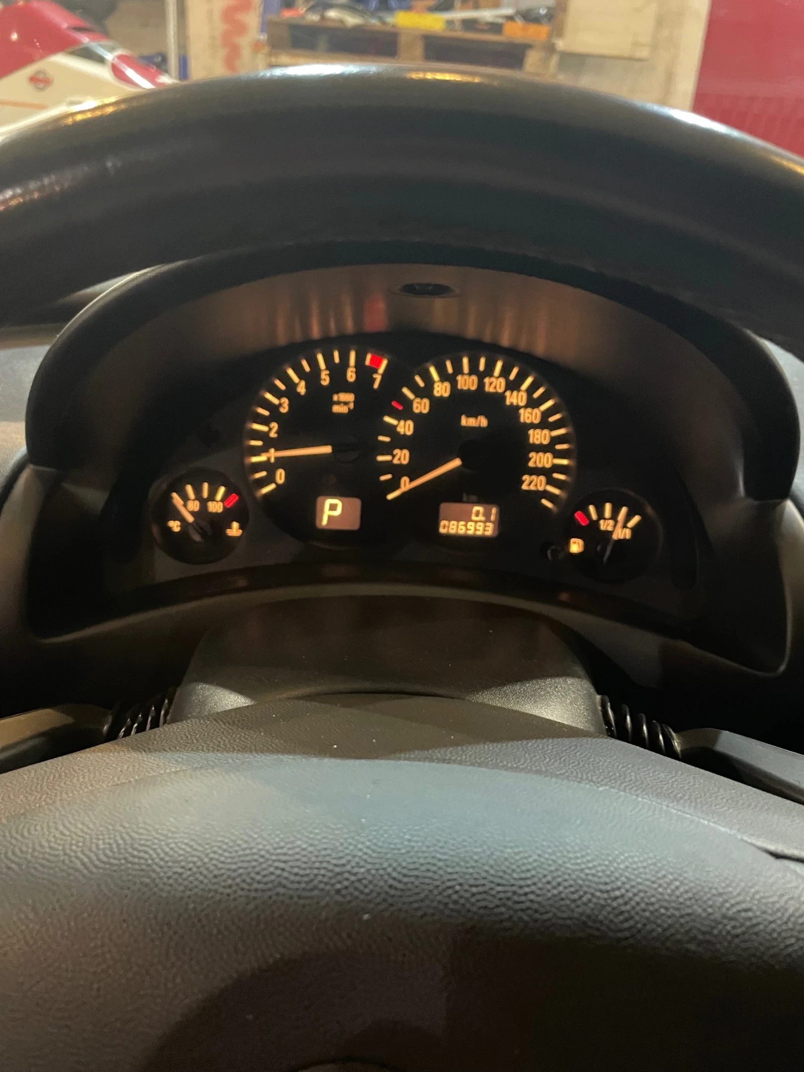 Opel Corsa 1, 4 Automatic  - изображение 10
