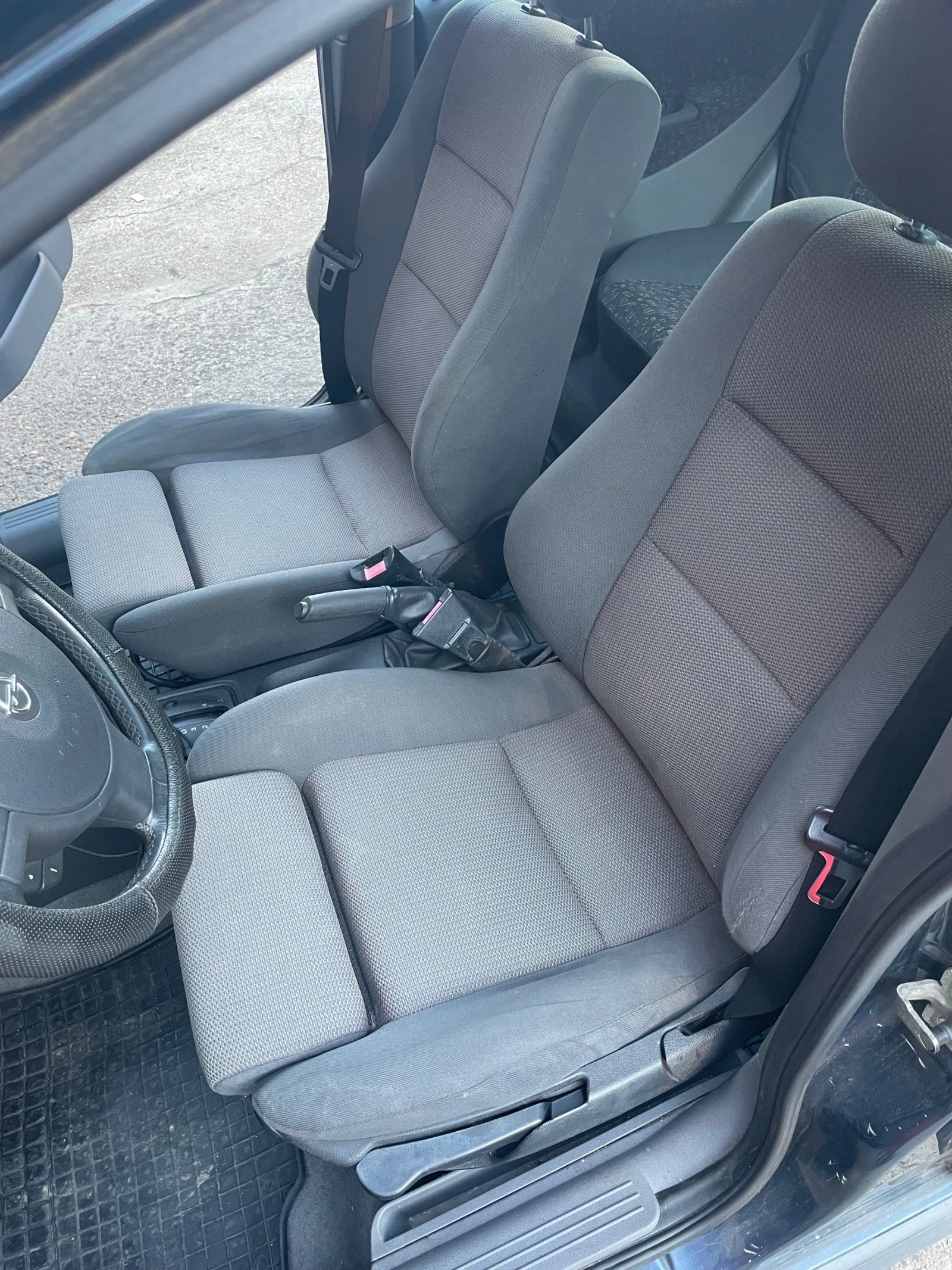 Opel Corsa 1, 4 Automatic  - изображение 4