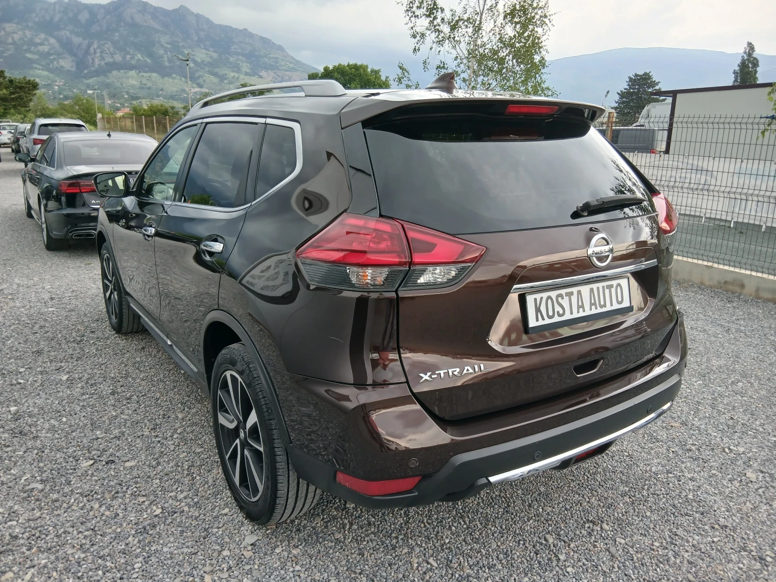 Nissan X-trail като нова 4X4 FUL, снимка 6 - Автомобили и джипове - 52656030