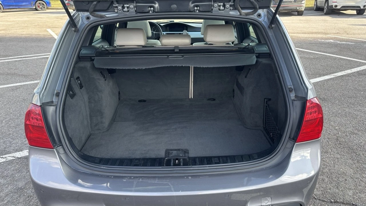 BMW 320, снимка 11 - Автомобили и джипове - 53632272