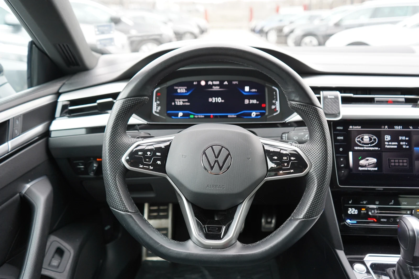 VW Arteon 2.0 TDI* R-LINE* 4M* DSG* KEYLESS* DISTR* DCC* DIG, снимка 10 - Автомобили и джипове - 53888753