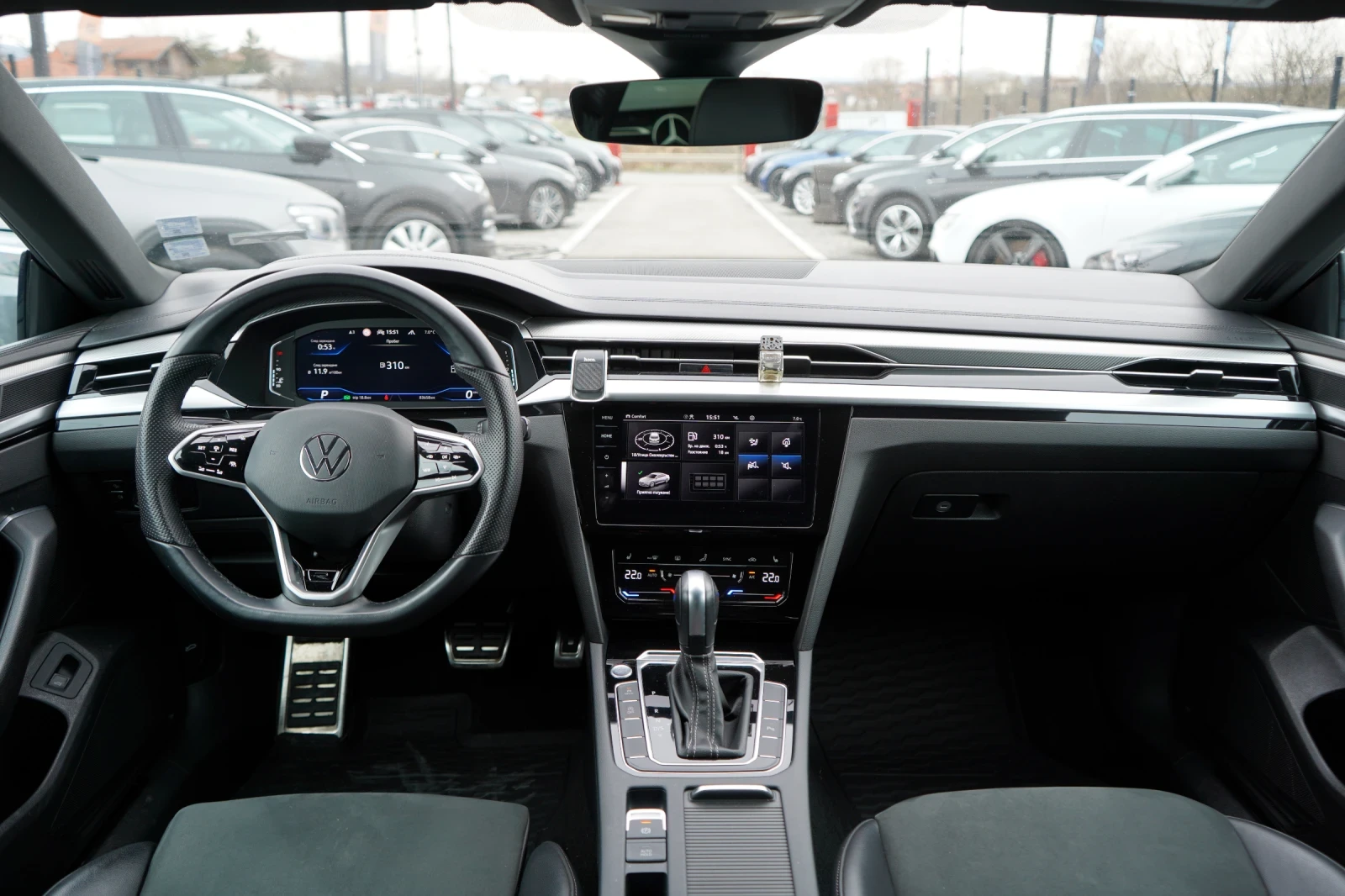 VW Arteon 2.0 TDI* R-LINE* 4M* DSG* KEYLESS* DISTR* DCC* DIG, снимка 9 - Автомобили и джипове - 53888753