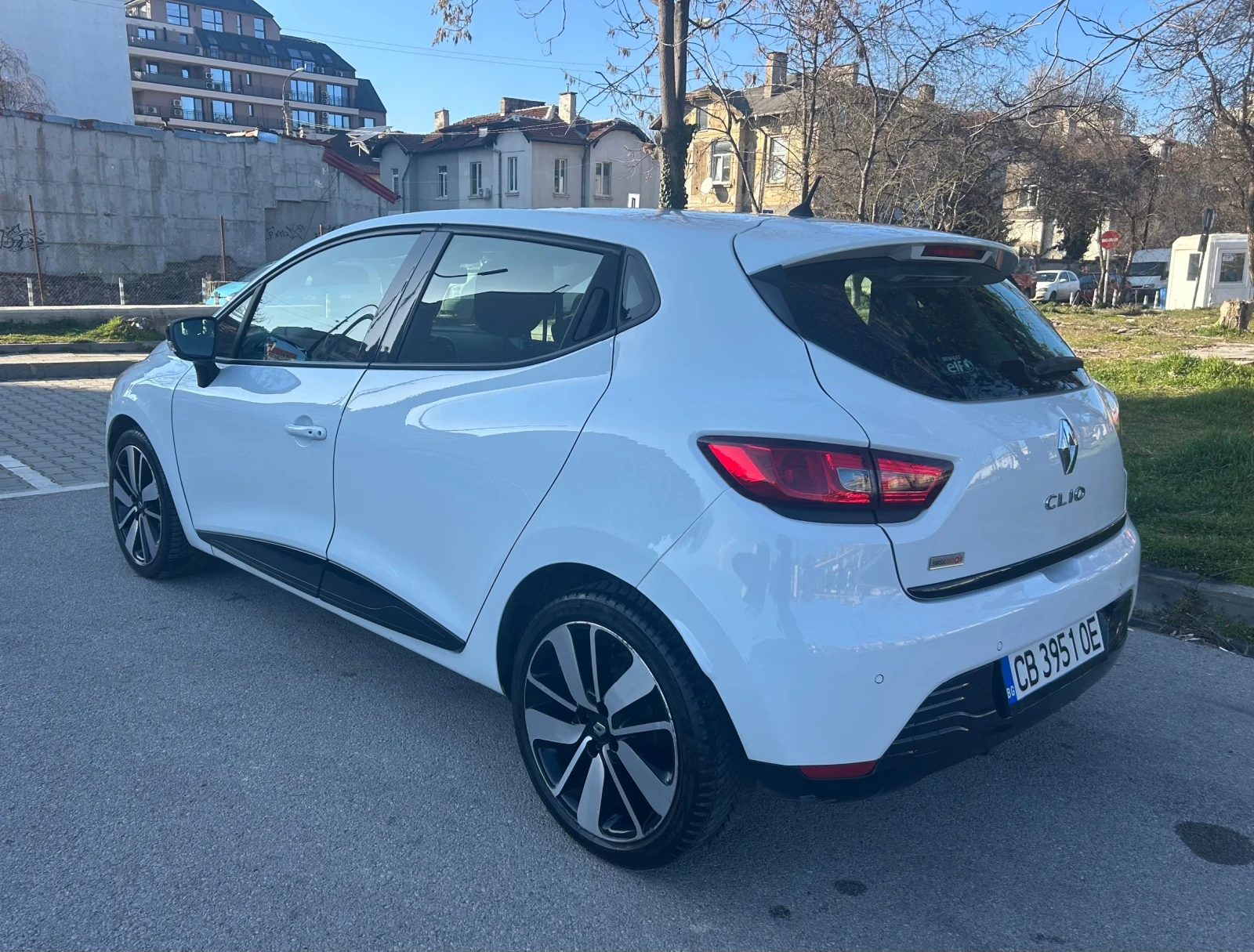 Renault Clio 1.2, 120 к.с., SWISSEDITION, снимка 7 - Автомобили и джипове - 53897435