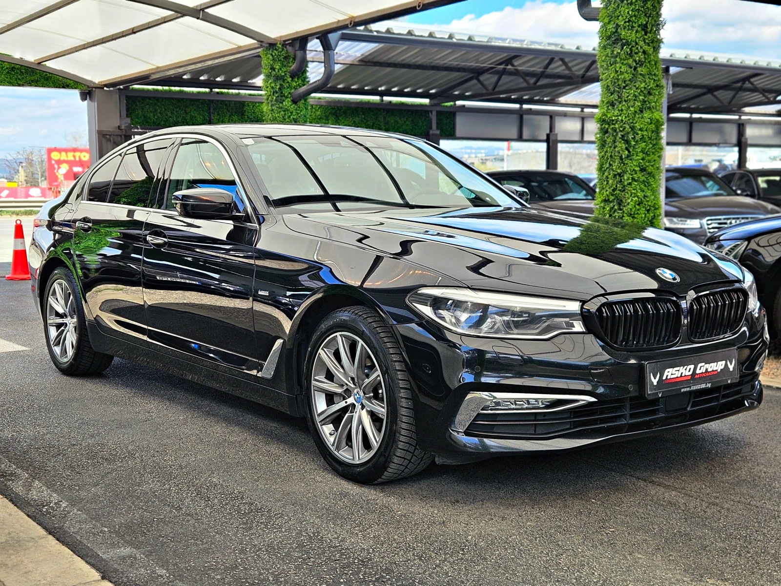 BMW 530 M/XD/LUXURY/DIGITAL/HUD/DISTR/3DCAM/ВАКУМ/ОБДУХ/LI, снимка 3 - Автомобили и джипове - 54125562