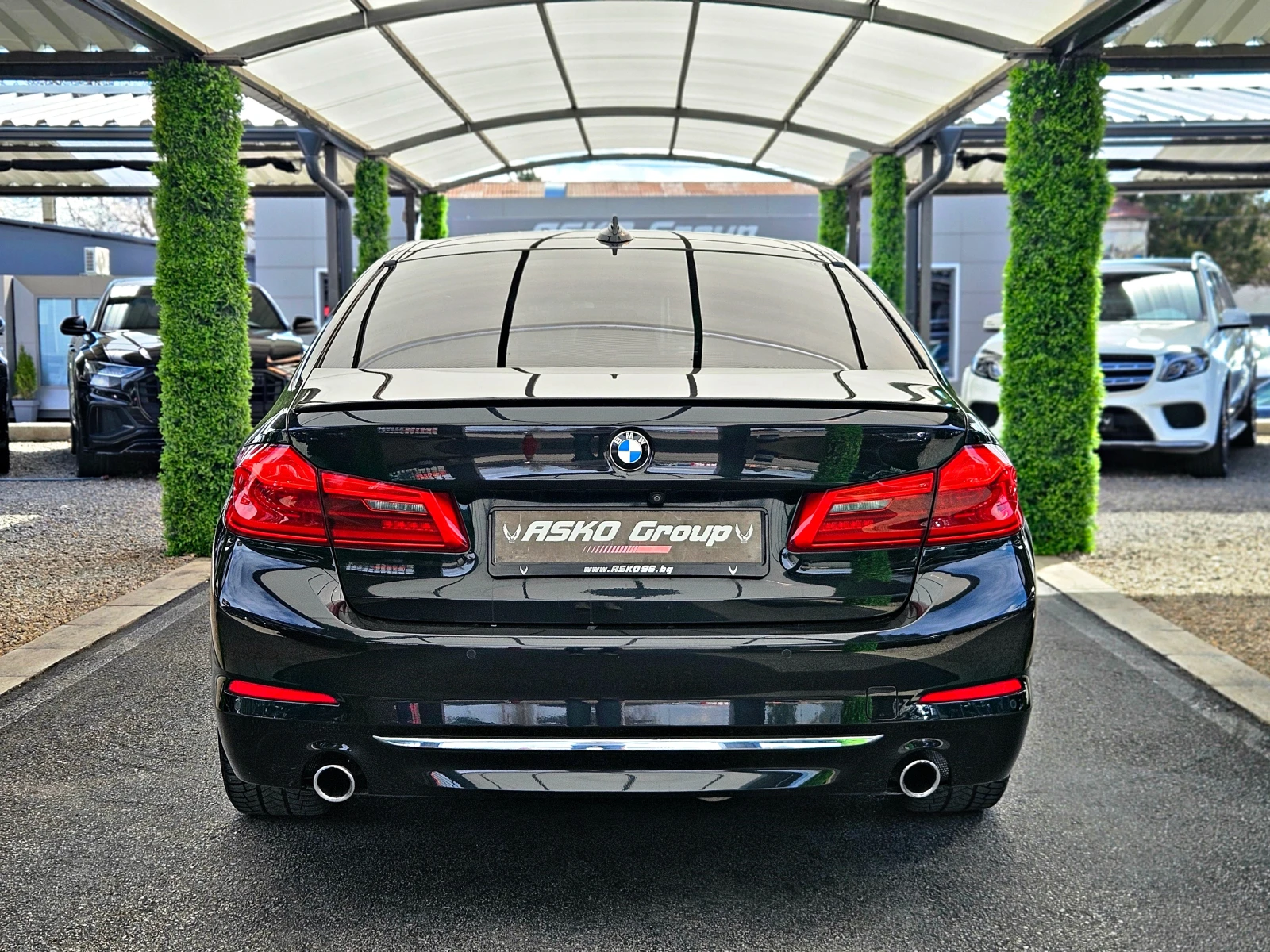 BMW 530 M/XD/LUXURY/DIGITAL/HUD/DISTR/3DCAM/ВАКУМ/ОБДУХ/LI, снимка 6 - Автомобили и джипове - 54125562