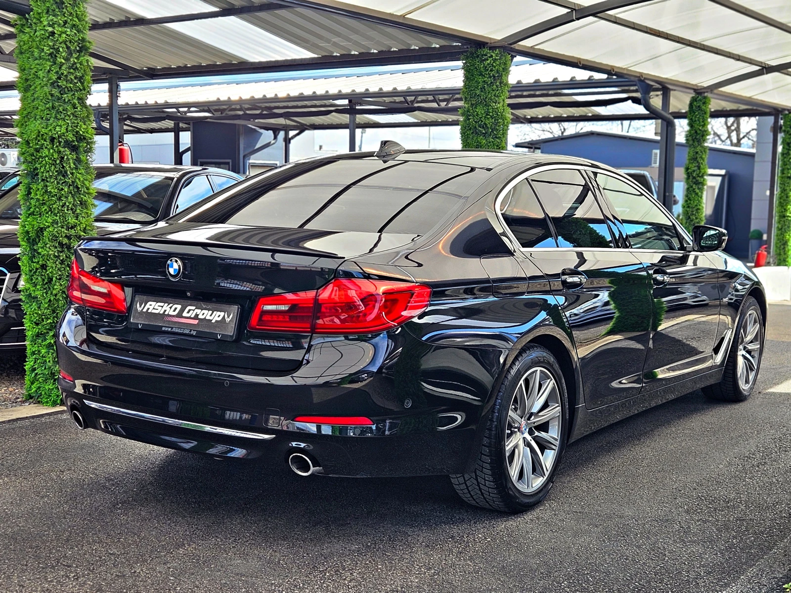 BMW 530 M/XD/LUXURY/DIGITAL/HUD/DISTR/3DCAM/ВАКУМ/ОБДУХ/LI, снимка 5 - Автомобили и джипове - 54125562