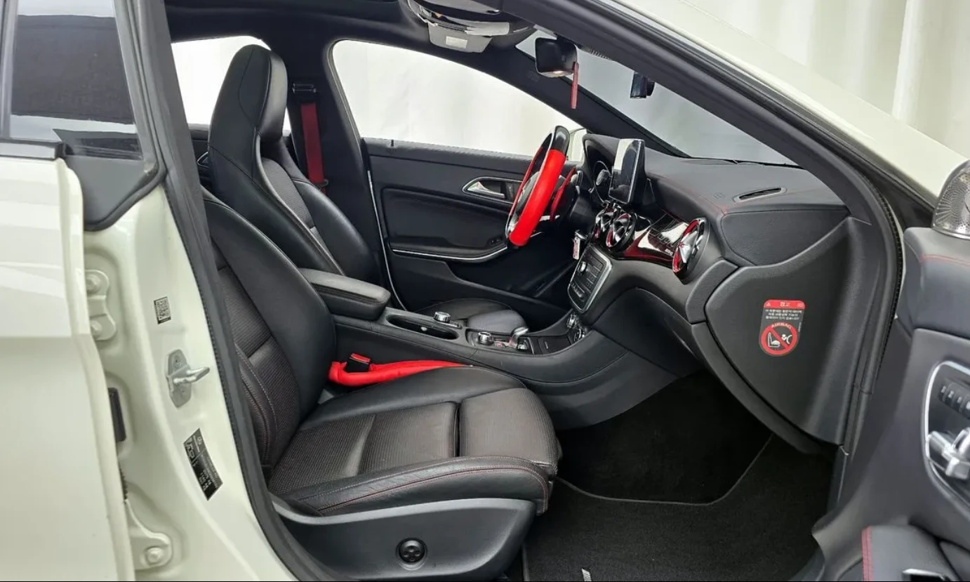 Mercedes-Benz CLA 45 AMG BURMESTER/ ПАНОРАМА / ПОДГРЕВ/, снимка 12 - Автомобили и джипове - 54683573