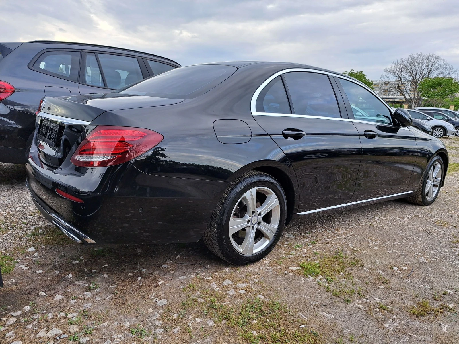 Mercedes-Benz E 220 2.2 D digital, снимка 17 - Автомобили и джипове - 54797083