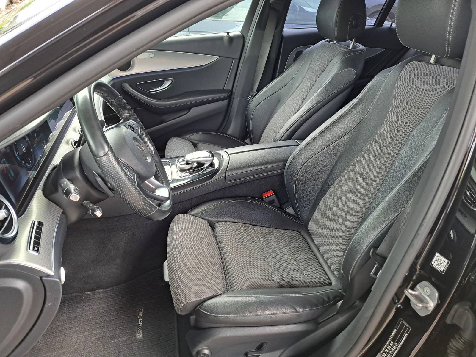 Mercedes-Benz E 220 2.2 D digital, снимка 14 - Автомобили и джипове - 54797083