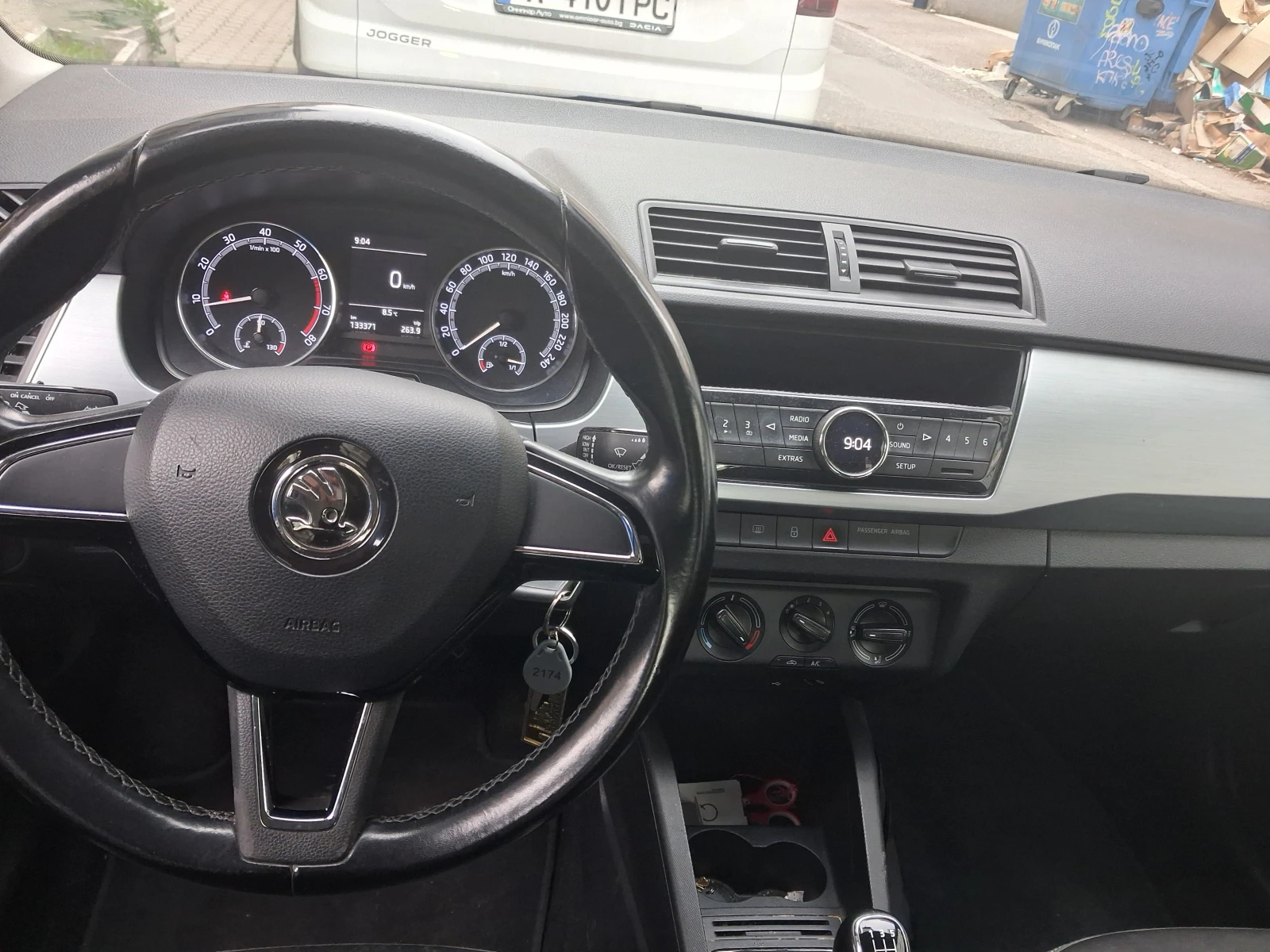 Skoda Fabia 1.0 MPI, снимка 8 - Автомобили и джипове - 55614960