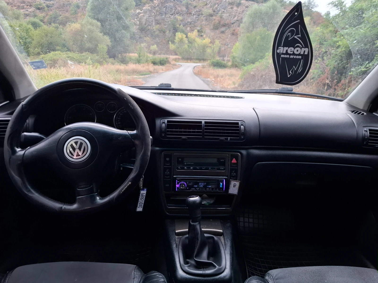 VW Passat, снимка 12 - Автомобили и джипове - 56042689