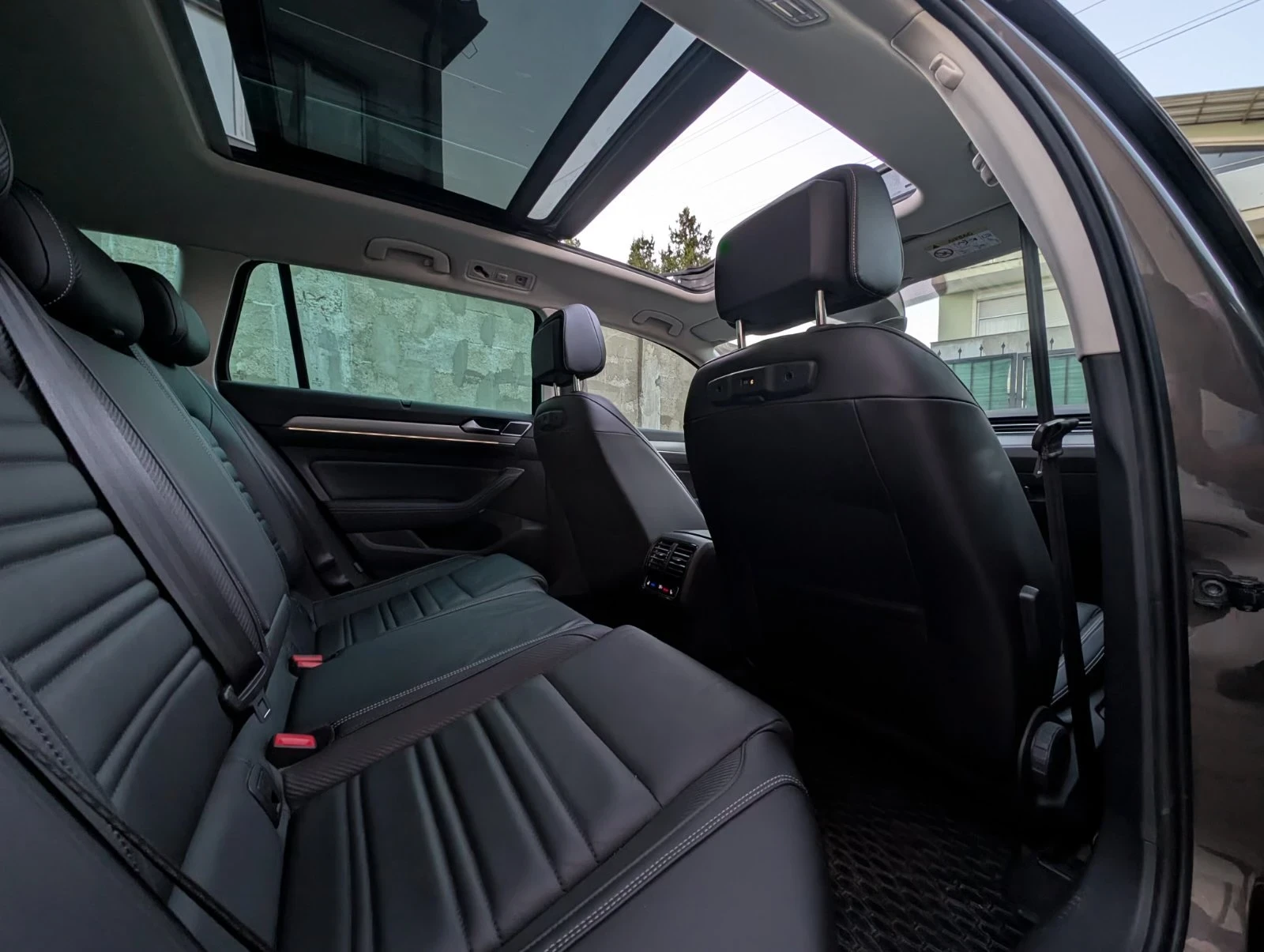 VW Passat R-line BiTdi, снимка 6 - Автомобили и джипове - 56075315