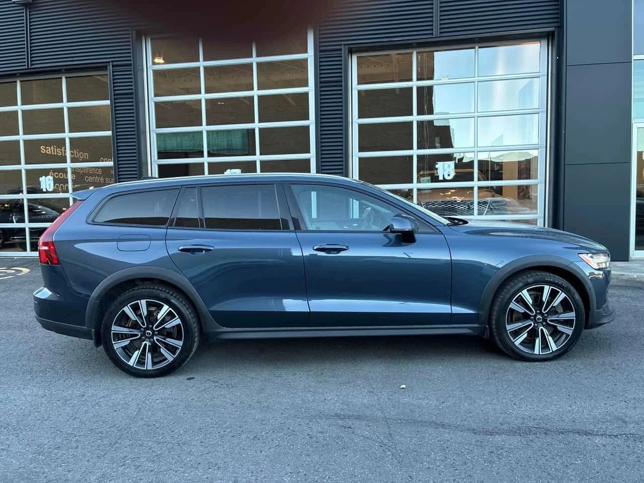 Volvo V60 Cross Country, снимка 3 - Автомобили и джипове - 56713223