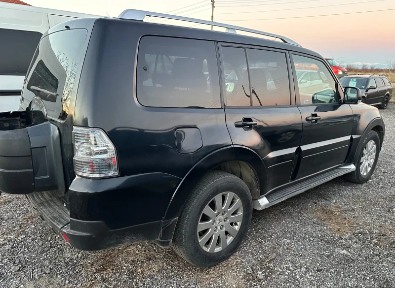 Mitsubishi Pajero 3.2 4WD 7места, снимка 3 - Автомобили и джипове - 48368858