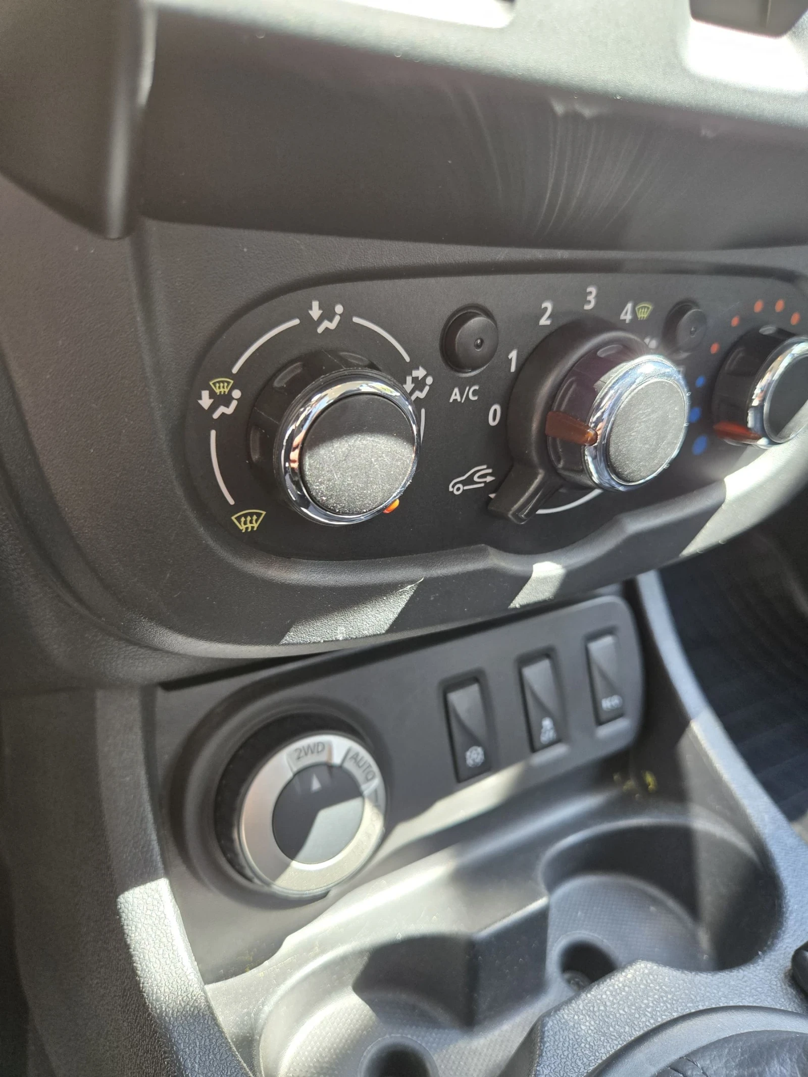 Dacia Duster, снимка 13 - Автомобили и джипове - 54243872