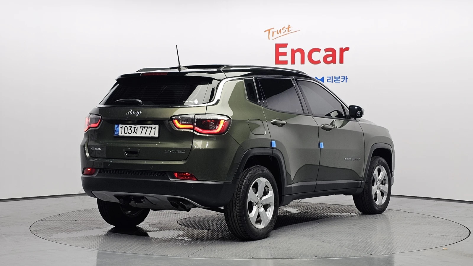 Jeep Compass 2.4* BLIND SPOT* ПОДГРЕВ ВОЛАН* ЛЮК* КРАЙНА ЦЕНА, снимка 2 - Автомобили и джипове - 55318879