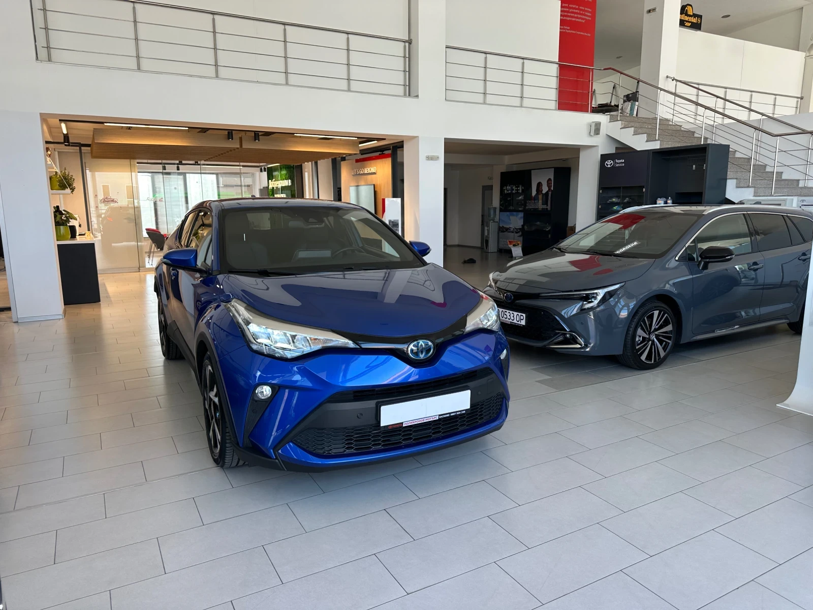 Toyota C-HR Club* 1.8 , снимка 6 - Автомобили и джипове - 55391882