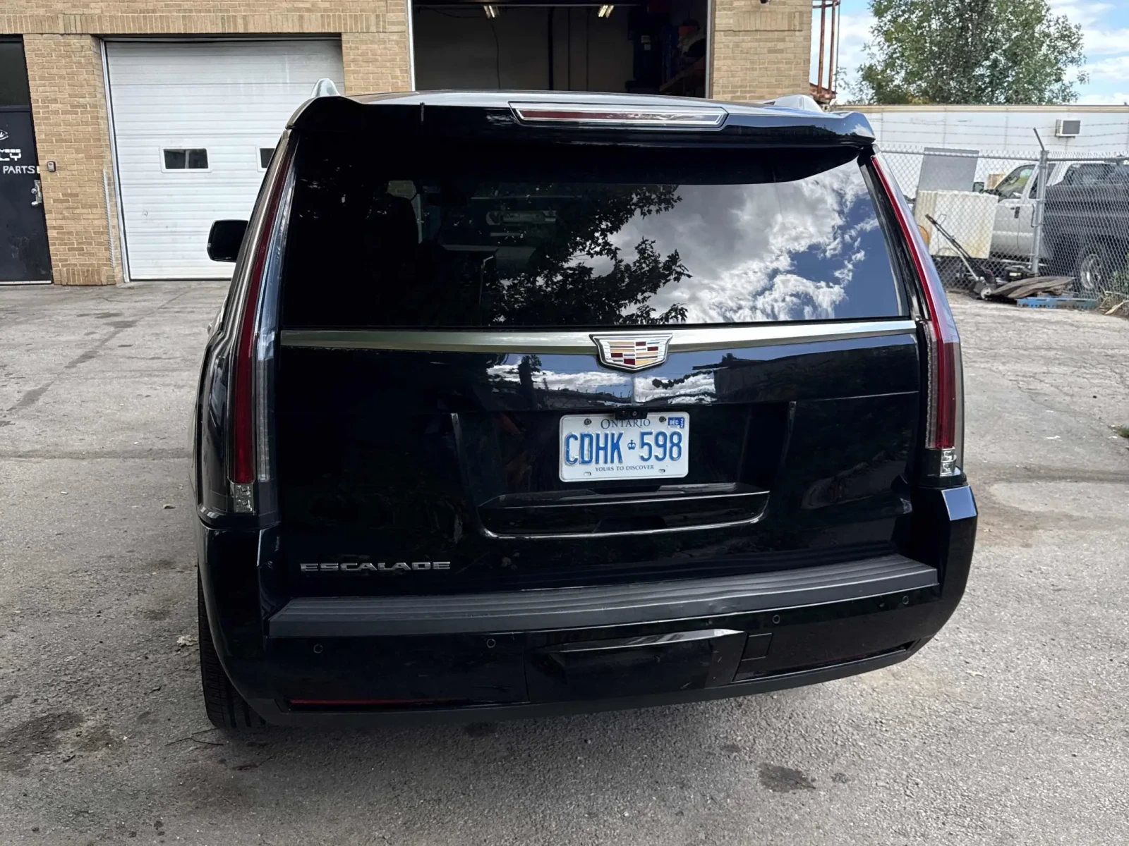 Cadillac Escalade 6.2V8* 4X4* Premium Luxury* HUD* ОБДУХ* 10AT, снимка 5 - Автомобили и джипове - 56153780