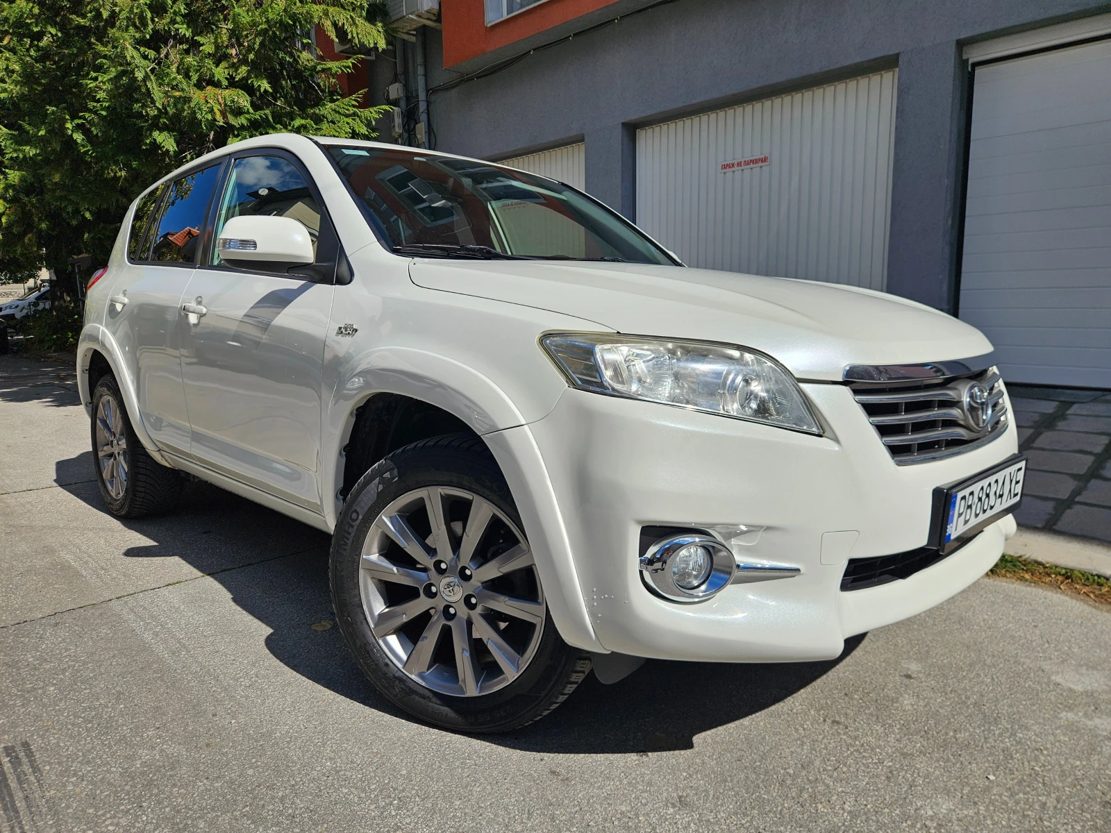 Toyota Rav4 2.2 D-4D 150hp 4x4 Автоматик Кожа 2013г., снимка 3 - Автомобили и джипове - 56247312