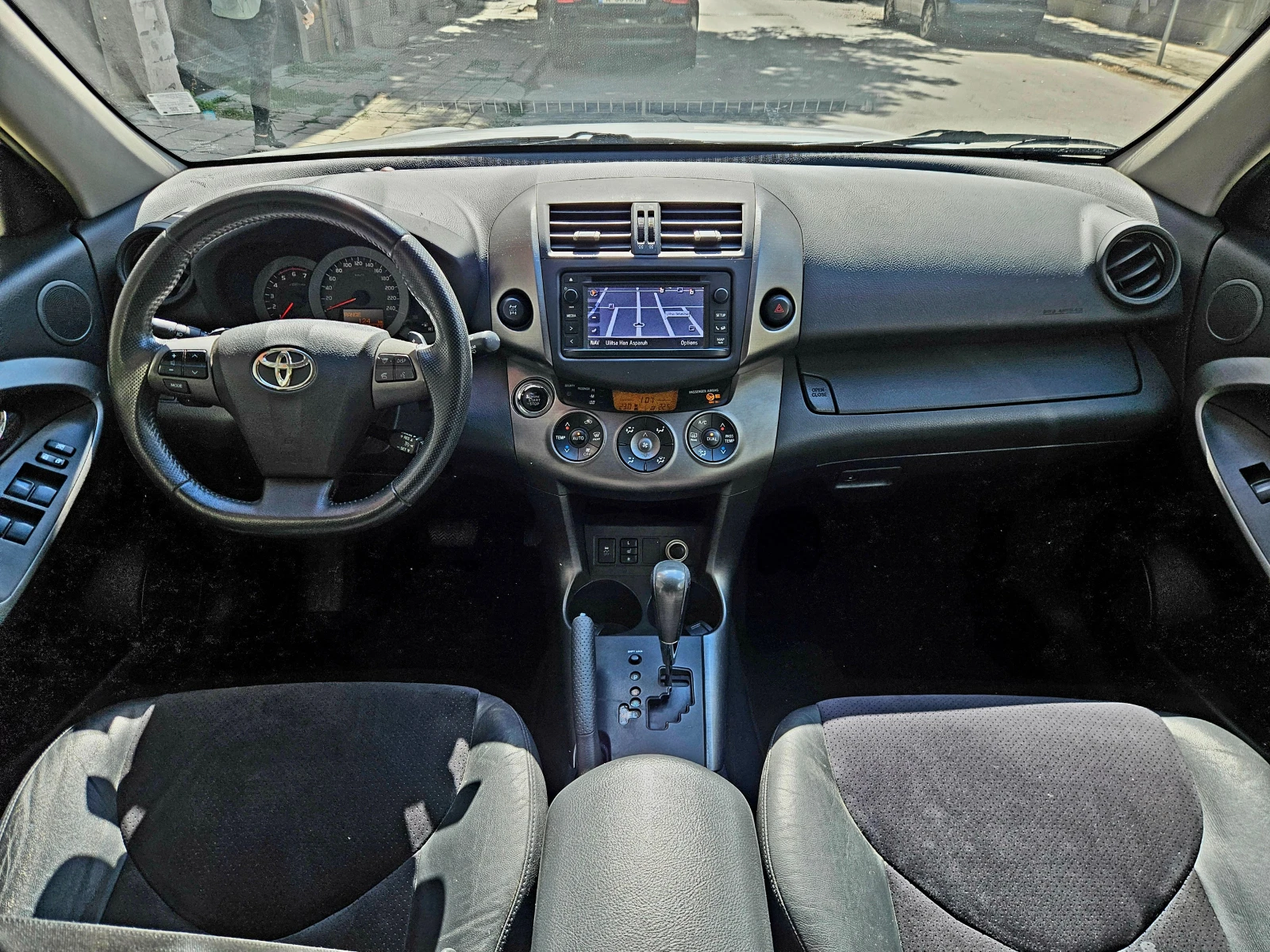 Toyota Rav4 2.2 D-4D 150hp 4x4 Автоматик Кожа 2013г., снимка 8 - Автомобили и джипове - 56247312