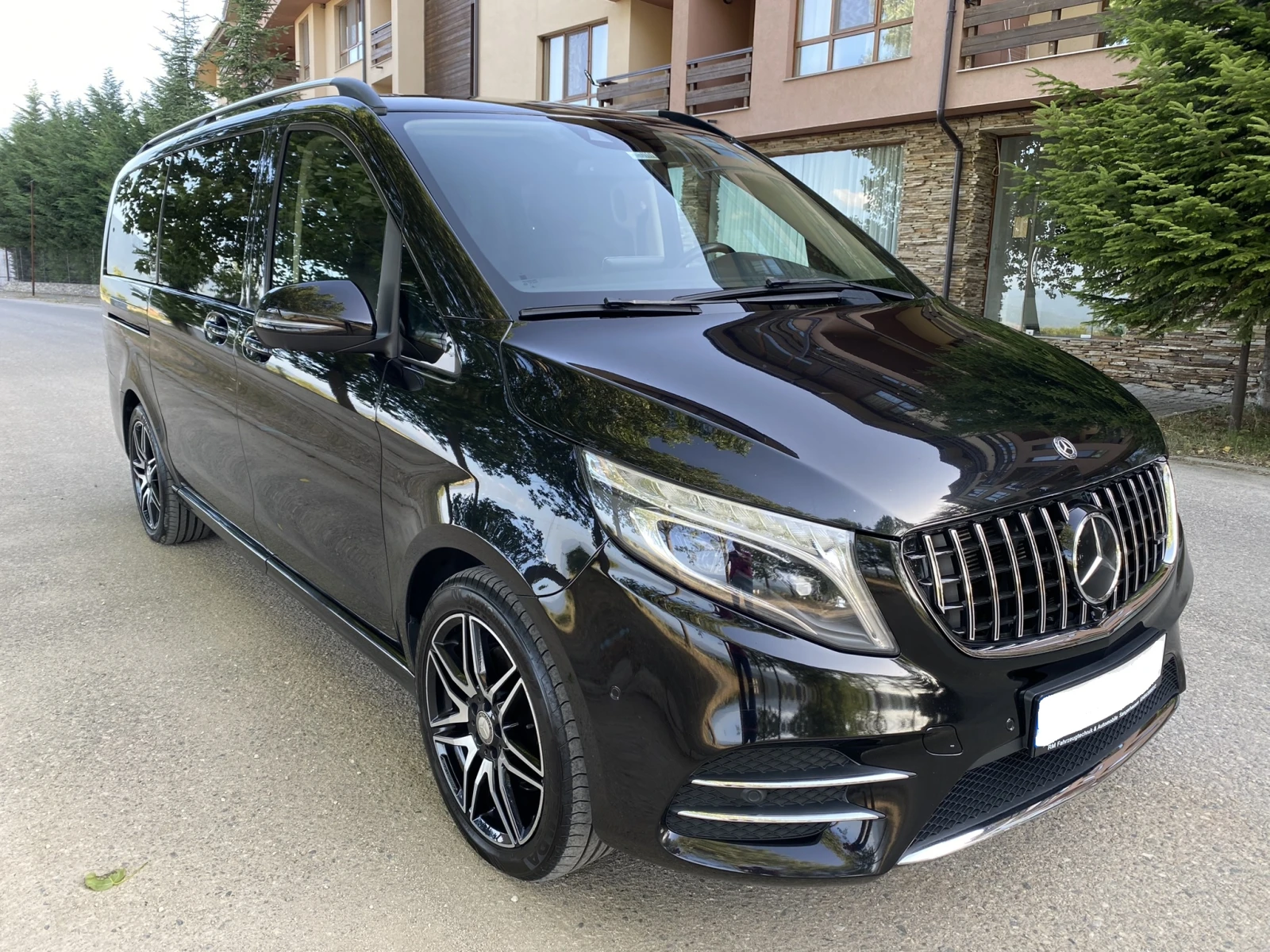 Mercedes-Benz V 250 4Matic Exclisive AMG, снимка 3 - Бусове и автобуси - 55183361