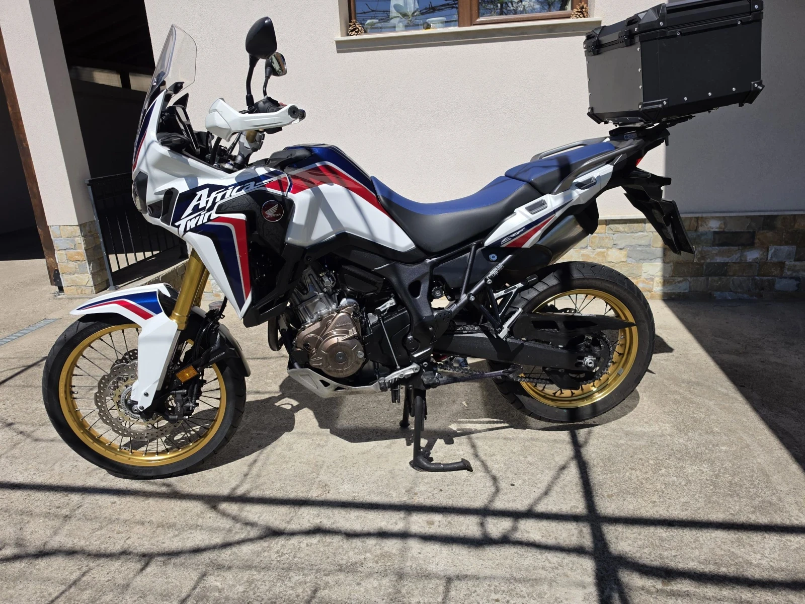 Honda Crf 1000 AfricaTwin-Tricolore- ABS-TC -LED, снимка 2 - Мотоциклети и мототехника - 53873329