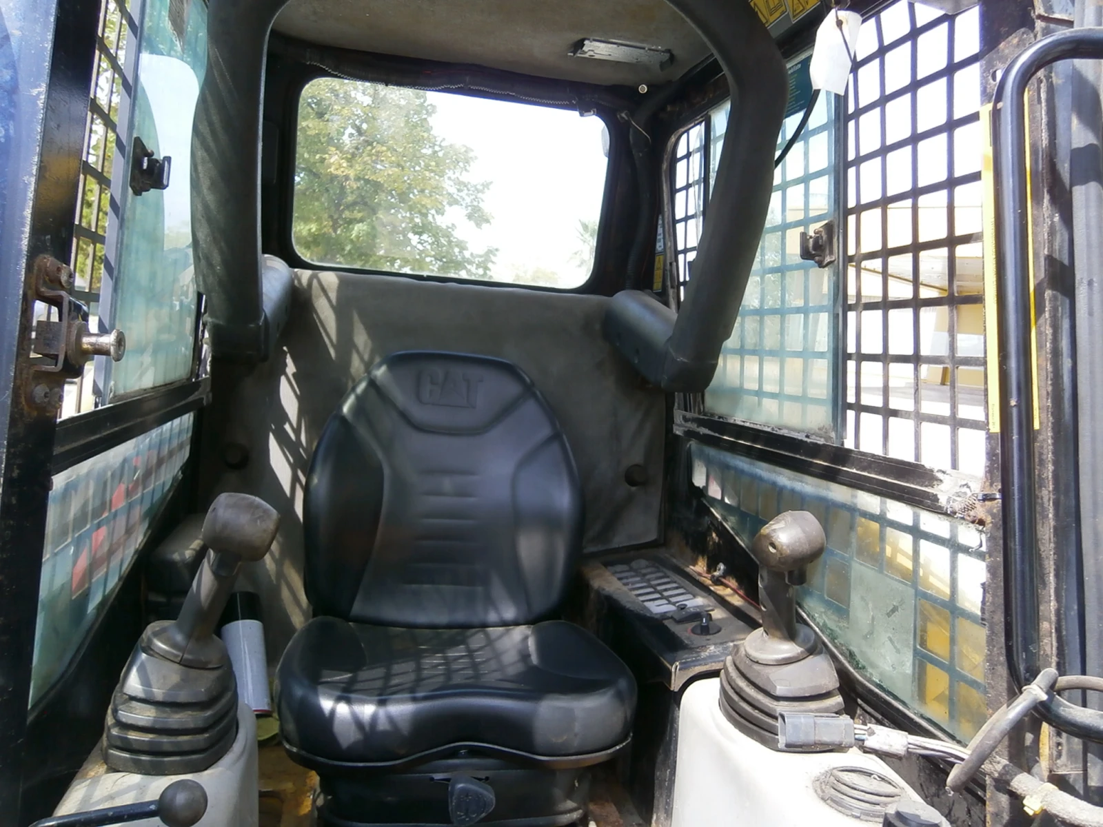 Мини челни товарачи Cat 216B NOV VNOS* 2750kg*  - изображение 8