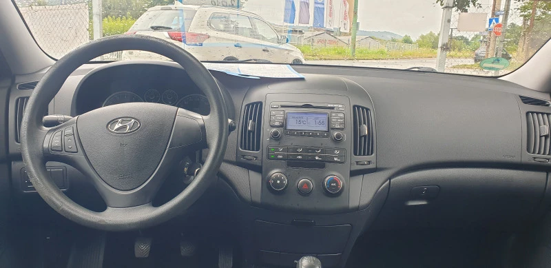 Hyundai I30 1.4 benzin, снимка 6 - Автомобили и джипове - 42086562