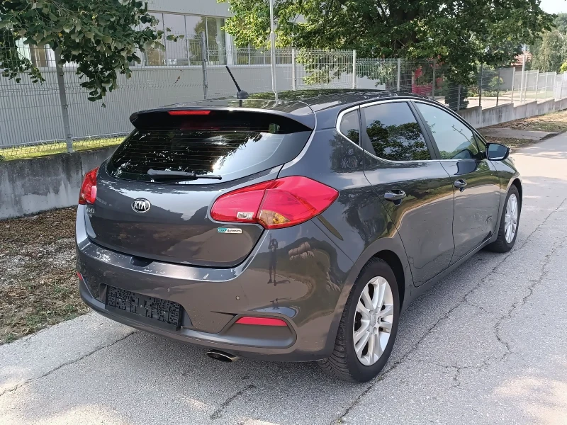 Kia Ceed 1.6, снимка 4 - Автомобили и джипове - 46874308