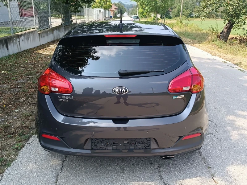 Kia Ceed 1.6, снимка 6 - Автомобили и джипове - 46874308