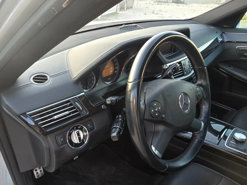 Mercedes-Benz E 500 AMG-пакет PANORAMA, снимка 10 - Автомобили и джипове - 51352617