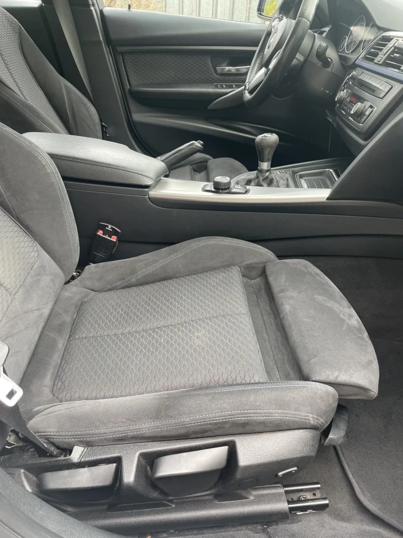 BMW 318  Дизел 2013 М-Пакет Бартер, снимка 9 - Автомобили и джипове - 52488822