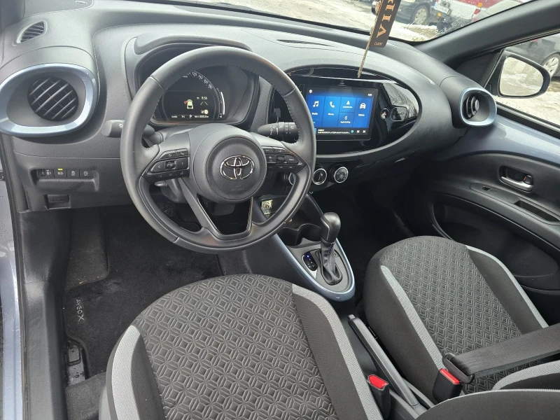 Toyota Aygo AYGO X, снимка 9 - Автомобили и джипове - 53093049