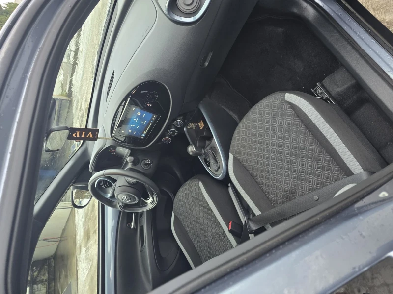 Toyota Aygo AYGO X, снимка 4 - Автомобили и джипове - 53093049