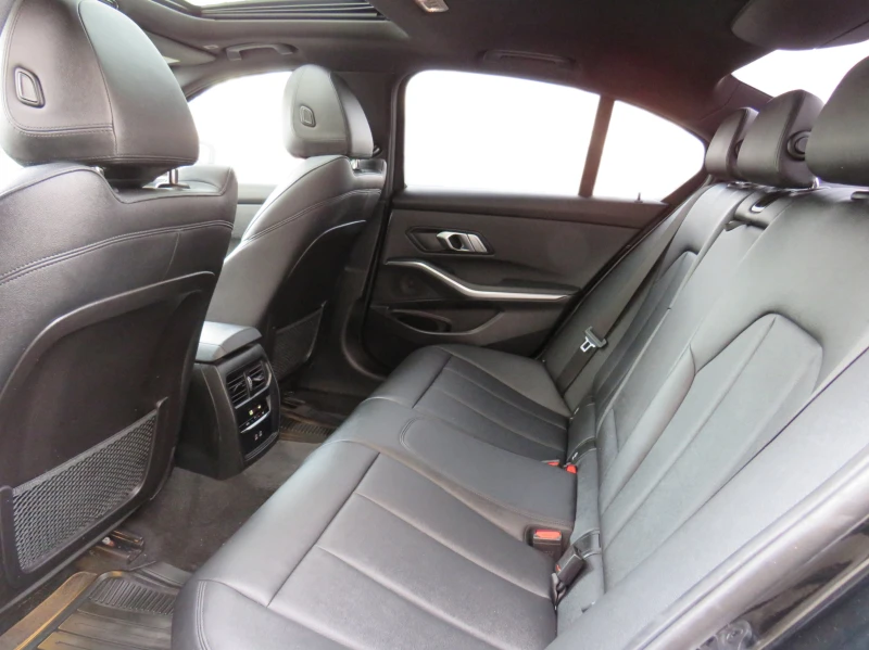 BMW 330 Xdrive, снимка 9 - Автомобили и джипове - 53384829